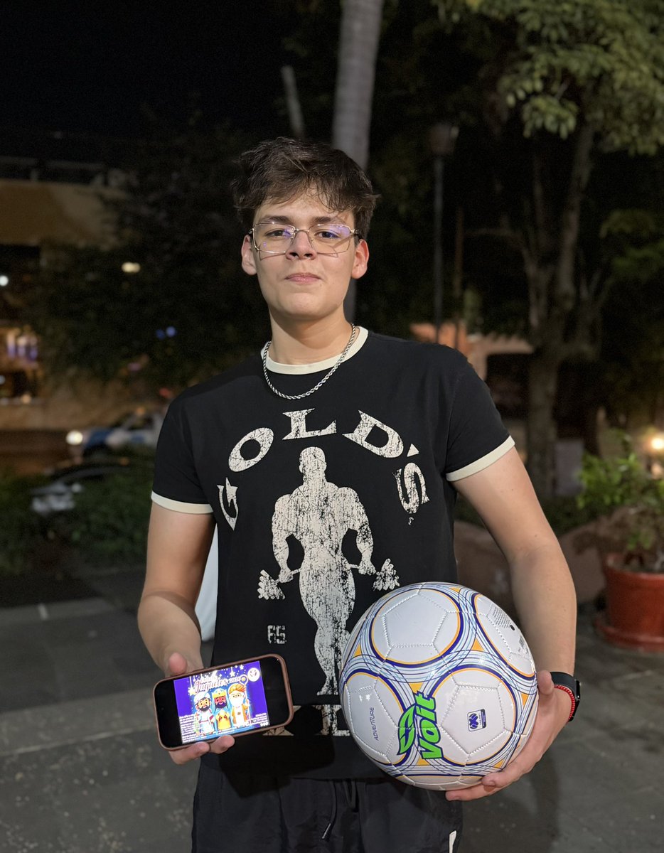 Gracias Gael y Milo por sumarse a la #ColectaDeJuguetes2026 y regalar sonrisas a niñas y niños de #Cuernavaca 🎁+❤️=😃 #SeParteDeLosReyesMagos 👑#SiempreContigo #ReyesMagos