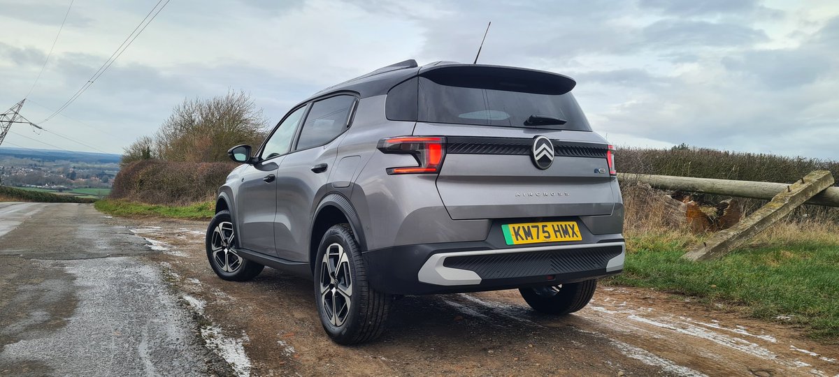 MttRbnsn's tweet photo. First test car of 2026 (arriving yesterday but a bit too late in the day to get pics) is this @CitroenUK #eC3 #Aircross 44kWh Standard Range, in #Max specification. Power 113hp, range of up to 188 miles, price from £25,095. No seven seats in this one, though. But...
1/2 https://t.co/jHSBtYgWhS