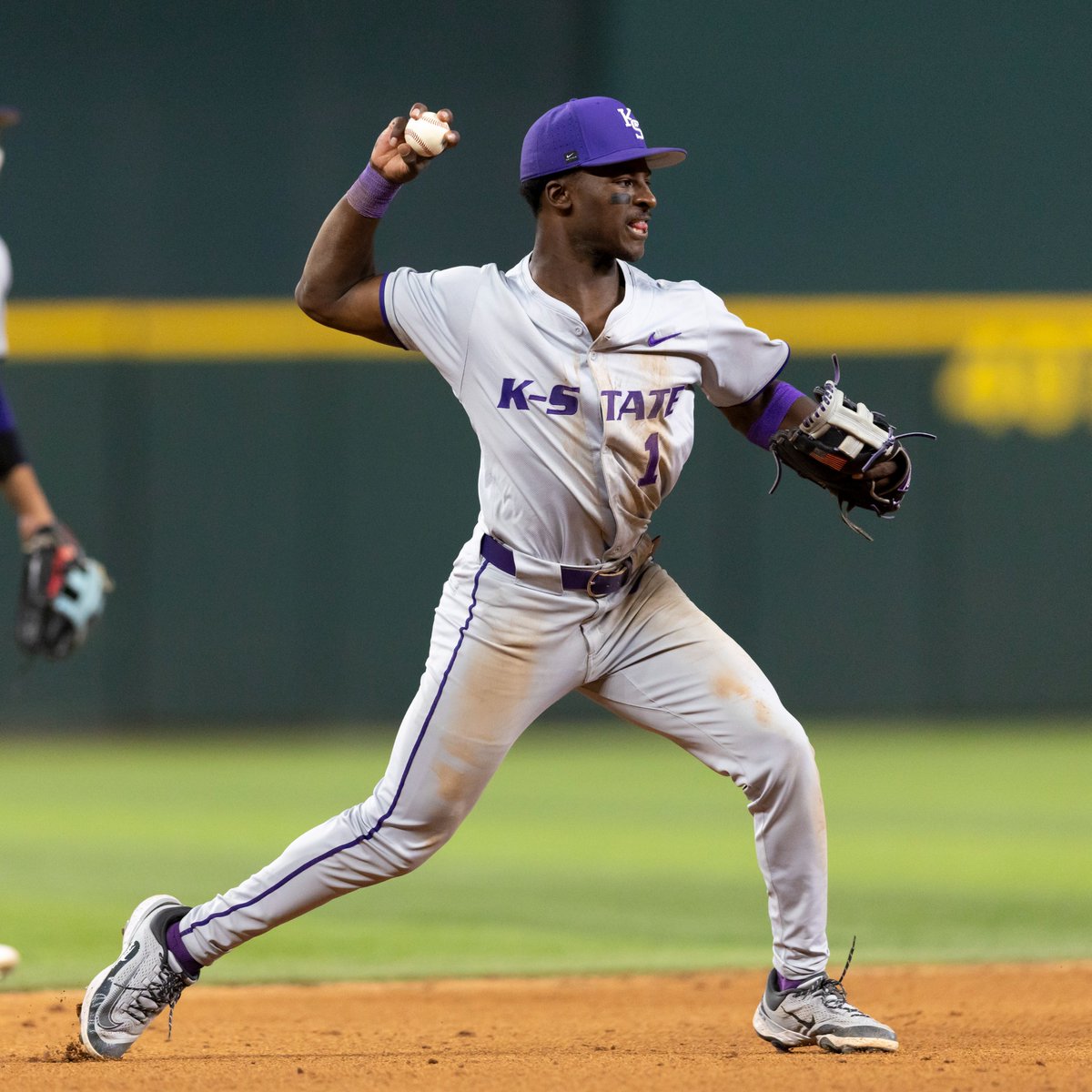 College Baseball at Globe Life Field tweet media