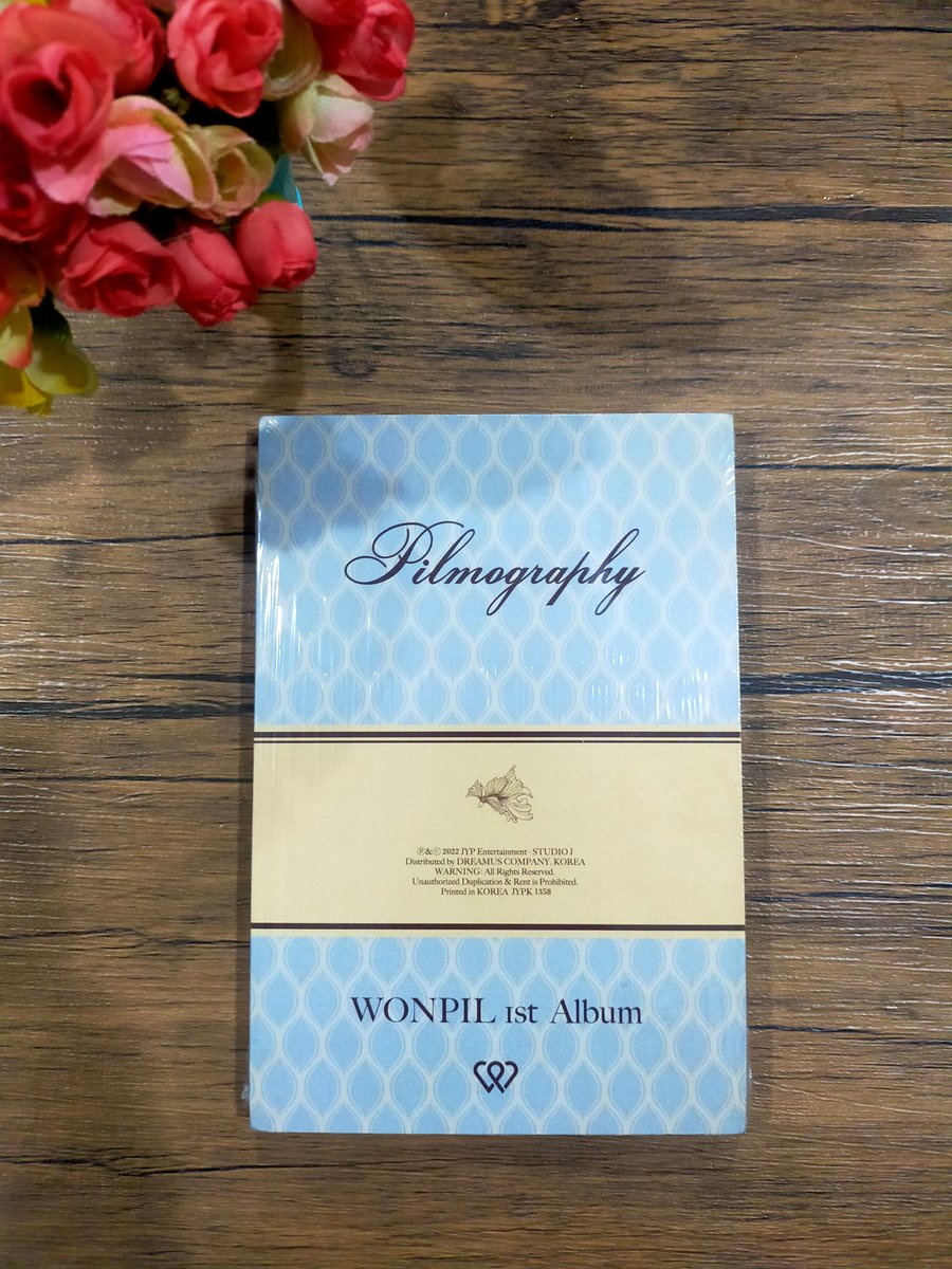 1Feel_It's tweet image. Spesial enip yahh unboxing album pilmo lah wkwkwk 
Thanks to @JaDiinProject hadiah albumnya waktu nobar kemarin. Sengaja di keep kak buat hari ini ehehe 😄 semoga bisa berjodoh ikutan event jadiin project lainnya.