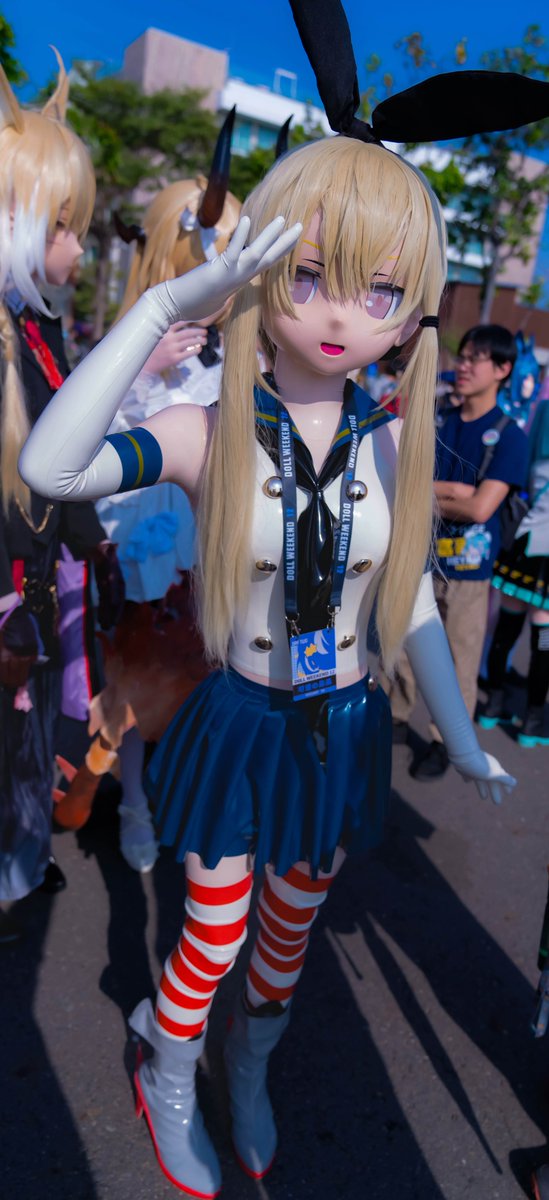 膠是好文明🥵
當天被太陽曬的好舒服
膠裡全是汗水 
我的周圍全都是膠味 頭殼裡也悶悶的
聞到整個頭都暈了😵‍💫
(當天有被我勳到的我很抱歉 我不知道會這樣😭)
🧥: <a href="/HampooLatex/">🕊Hampoo Latex🕊</a> 
📸: <a href="/vfomax/">エロ絵 @ DW 13</a> &amp; <a href="/xuehu0814/">雪狐</a> 
#FFK18 #kigurumi #Shimakaze