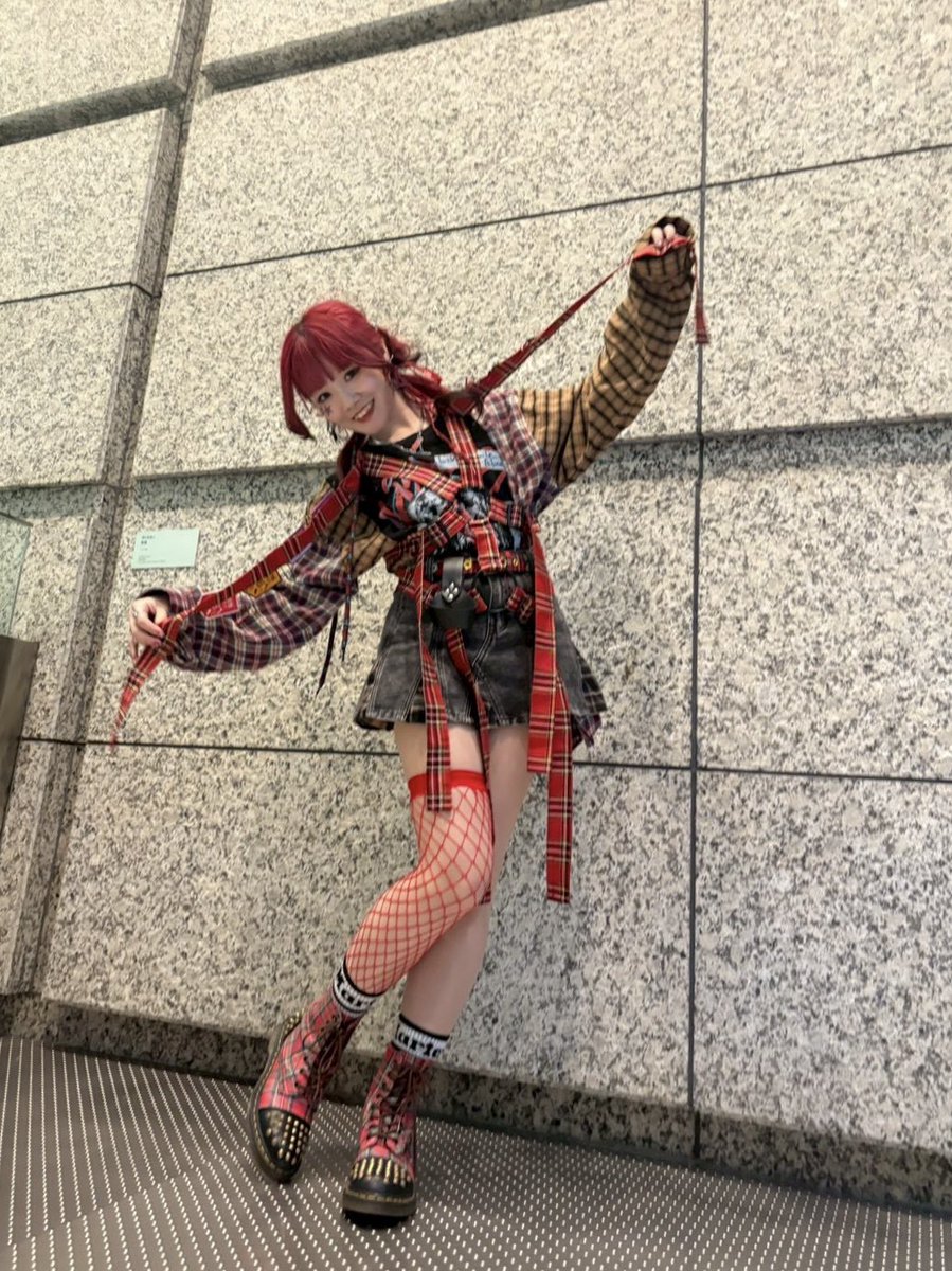 its_time_ADAMAS's tweet photo. 過去一気に入っている参戦服❣️❣️
ライブの日何着ようかな〜！って考えてる時間本当に本当に楽しい

#LiSAパッチウォークツアー
#LiSA_PWTOUR 
#LiSA2025PW https://t.co/VOzxwX5R96