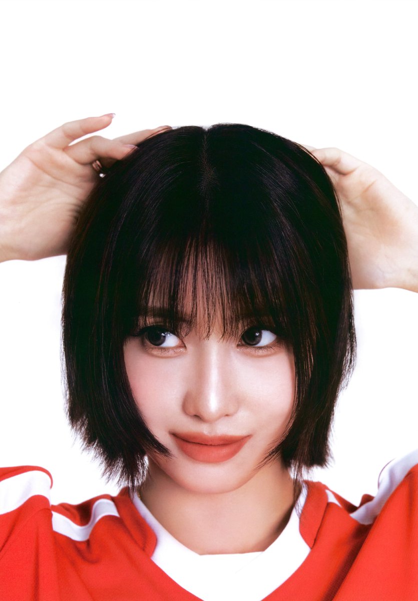 SCAN] TWICE Season's Greetings 2026 'Red Whispers' - Mini Poster