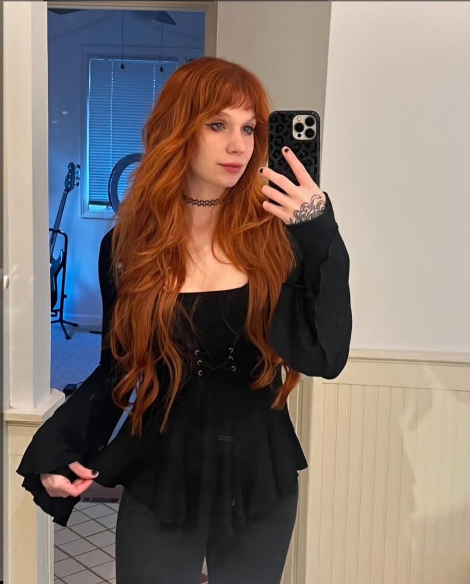 First post of the year🖤👠🖤