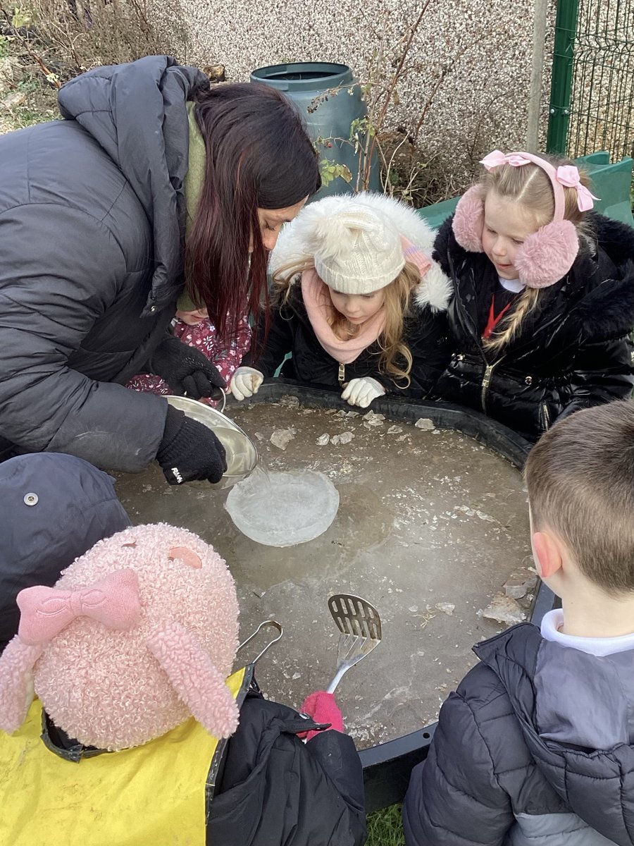 Awe and wonder in EYFS as they explore cause and effect #ExcitingExploration