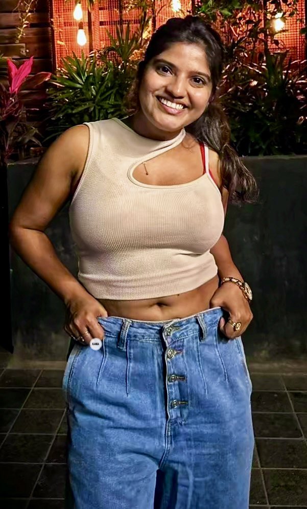 LordEndlessDark's tweet photo. Navya Naidu busty sallu and deep boddu 
🥵🥵🔥🔥🔥 https://t.co/KXLXKrXyDQ