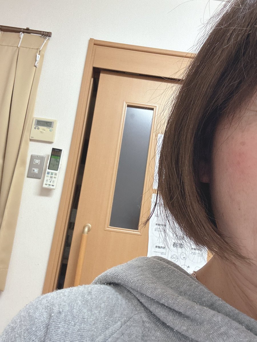 imb_tg's tweet photo. 何年かぶりに髪の毛をバッサリ切りました✂️

以前にヘアドネーションをしたので、今回もしようと思っていたのですが、年齢のせいか、髪の毛の栄養状態が悪く、あまり伸びず…。それに段々薄毛になってきたので、もう伸ばさない方が良いと思い切ることにしました。今日はグループホーム泊まりです。 https://t.co/9Jdv7KlHcG