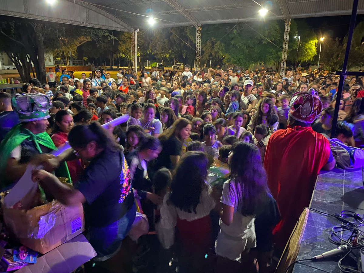 #ReyesMagos2026 ya pasaron por Quilino y Villa Quilino. El norte cordobés los recibió con mucho amor y ellos trajeron regalos y presencia a los niños y niñas. Gracias familias por acompañar siempre.