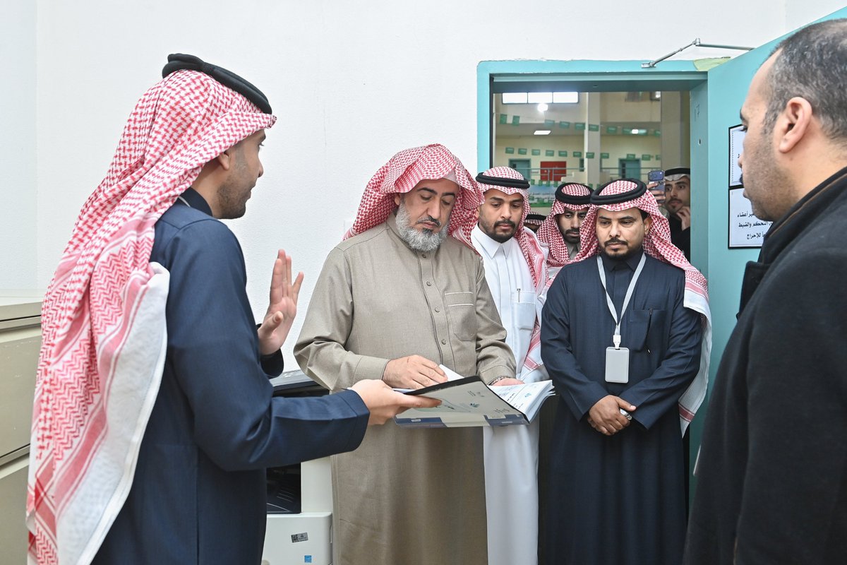 مدارس رواد الجامعة tweet media