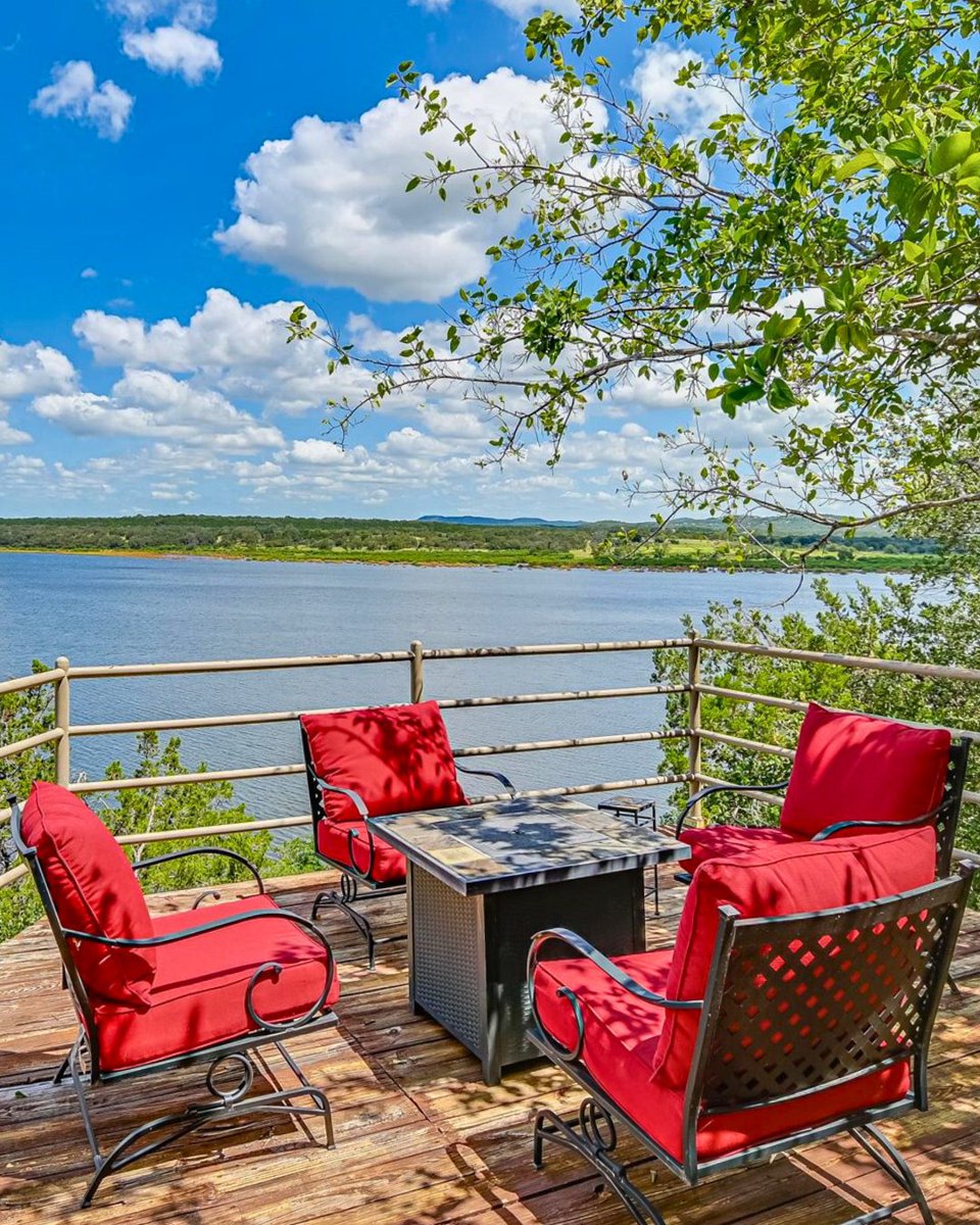 AlanInAustin's tweet photo. January pricing: $1,175,000
Lake Travis waterfront living with direct shoreline access, sweeping Hill Country views, and an extra lot for privacy or future flexibility.
Spicewood, TX https://t.co/klh3S4NxAR