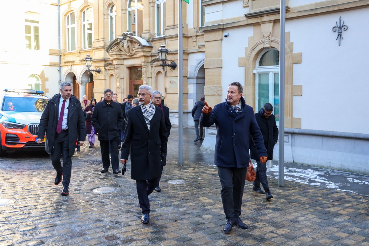DrSJaishankar's tweet photo. An excellent meeting with DPM & FM @Xavier_Bettel in Luxembourg today. 

Had a warm interaction, covering our bilateral cooperation and the global situation. 

Specifically discussed finance, investments, digital, AI, space and talent mobility. As well as continued deepening of India - EU ties. 

Appreciate his personal interest in explaining Luxembourg’s heritage and tradition.

🇮🇳 🇱🇺