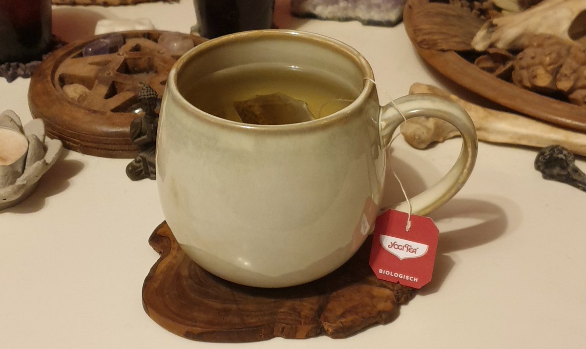 raincandyED's tweet image. Tea of the day  (TOTD)
"Sweet Chai" 🫖

Drinking it while doing some cardio to de-stress after work...