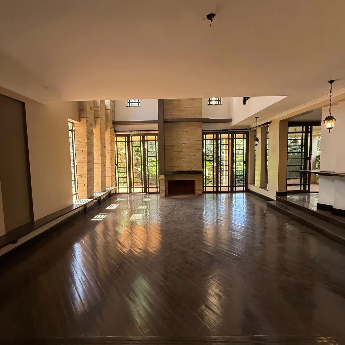austinerealtors's tweet photo. 5 Bedroom Townhouse For Sale In Karen, Nairobi https://t.co/zUzIAf3OhC 
17 Constituencies, 
Eddy Oketch, Cyrus Jirongo, 
farmerschoice lunchbox, nyamabites #nyamabites #mikeandkingangi https://t.co/FnN6KvRq91