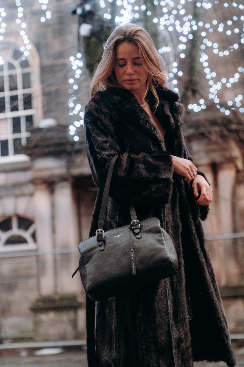 Pure Luxuries London tweet media