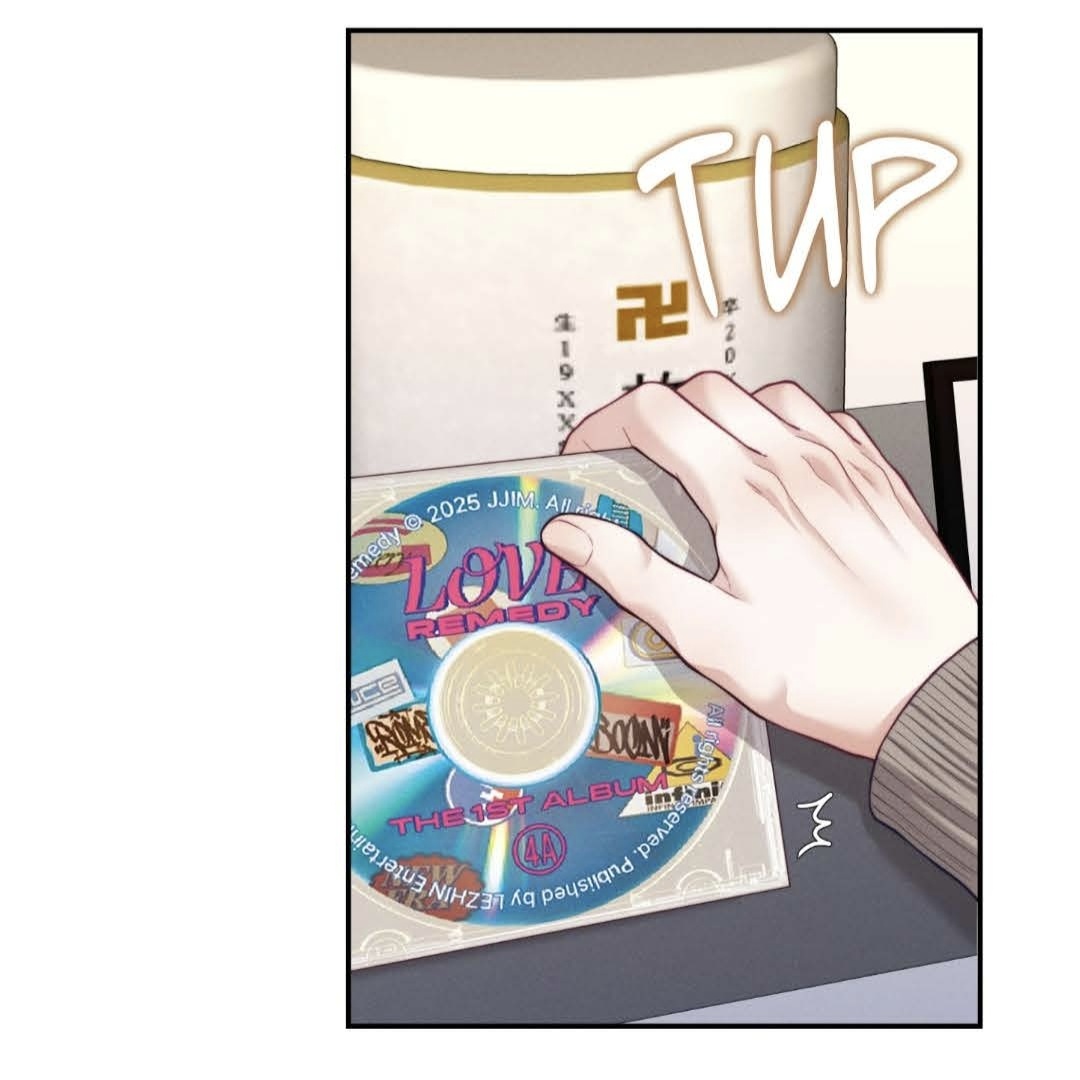 nakyumtiny's tweet image. y ese símbolo nazi?