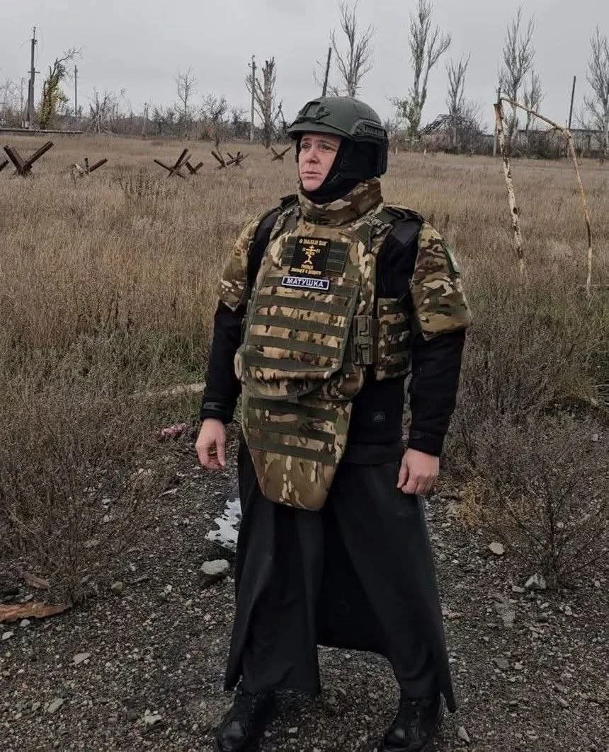 Російські монахині, або хуйовий косплей Дарта Вейдера.