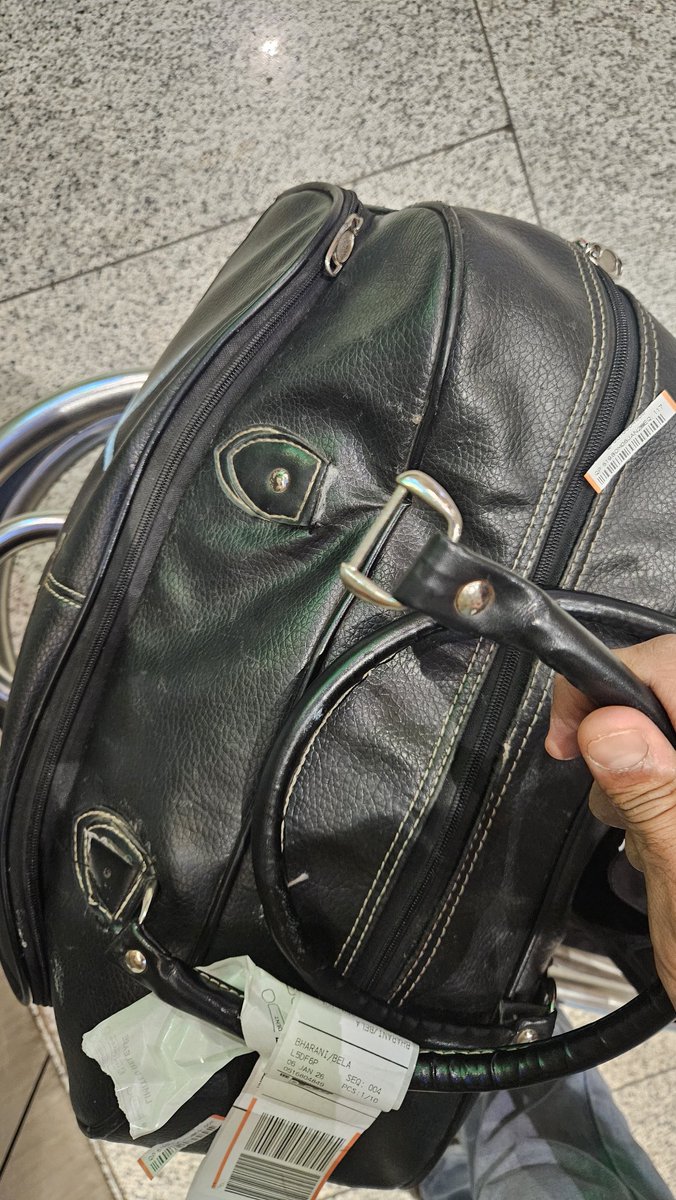 deepesh_bharani's tweet photo. @AkasaAir my bag was damaged on QP 619 &amp; ground staff could not offer any support. Please help! https://t.co/axiXaPXNT2