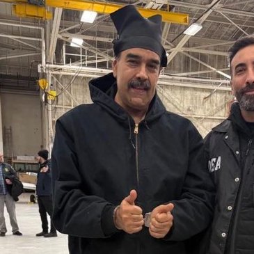 EnLosLuceros's tweet image. -es capturado sin resistencia 

-logra que los rojos quieran deportar inmigrantes

-da el nombre de Zapatero el primer día de interrogatorio 

La absoluta 🐐 en mis libros