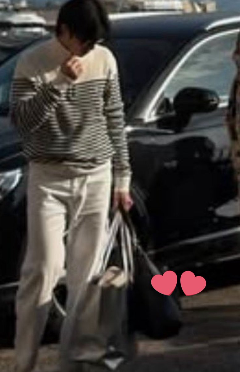 estswilly's tweet image. William carrying Est’s bags again. William Jakrapatr… the man you are.

 #WilliamEst #วิลเลี่ยมเอส