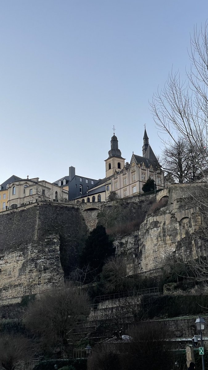 dmtsu's tweet photo. 🇱🇺ルクセンブルク🇱🇺
冬休み後半はルクセンブルクまでロードトリップ。

4日間の滞在期間は十分すぎるほどだったので本当にゆっくり過ごせた。

公共交通機関が無料ってのは旅行者にはありがたい。 https://t.co/mnE1mcIzWv