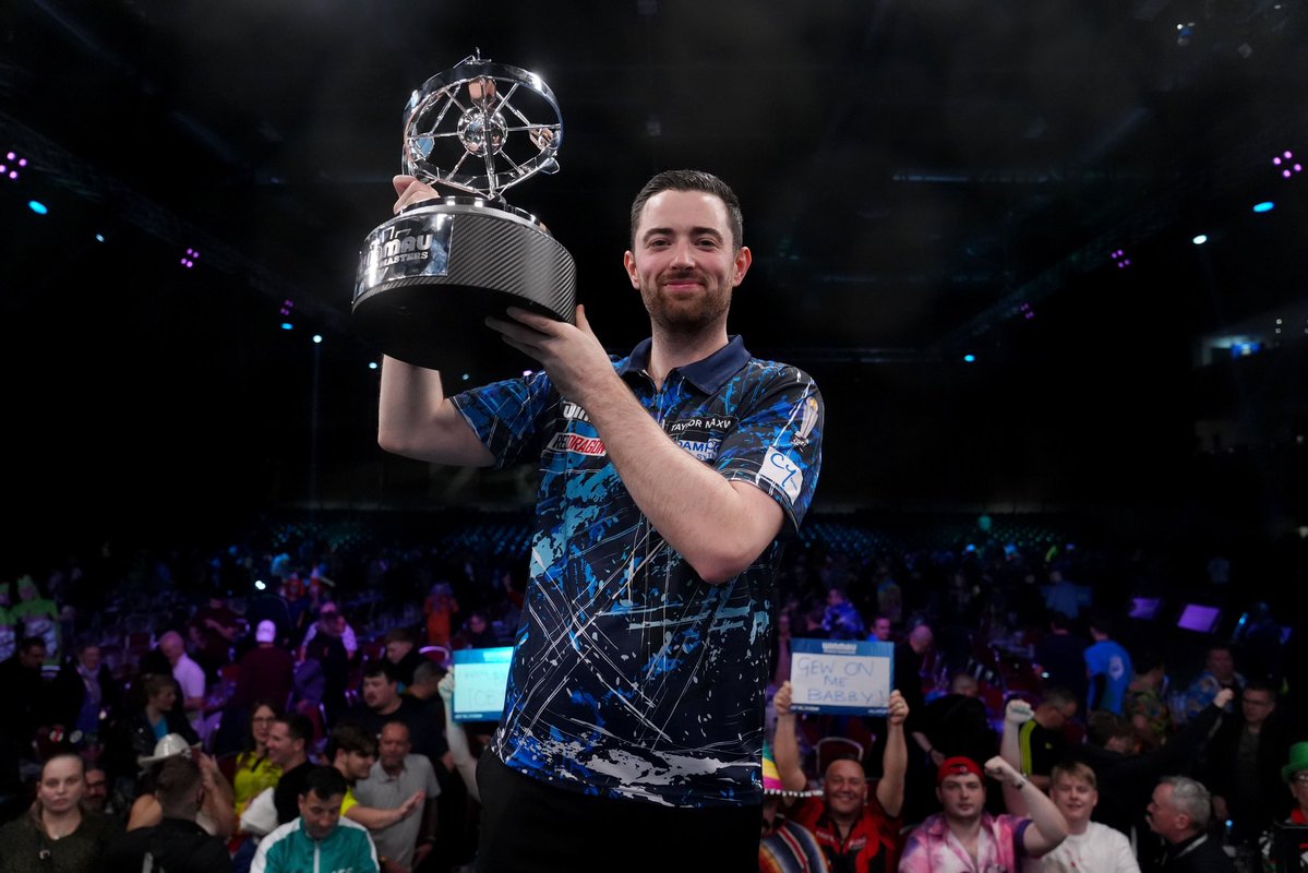 ActuFlechettes's tweet image. 🚨 Voici les joueurs qui participeront au Masters 🎯 qui aura lieu du 29/01 au 1/02 :

Littler 🏴󠁧󠁢󠁥󠁮󠁧󠁿 
Humphries 🏴󠁧󠁢󠁥󠁮󠁧󠁿 🏆 
Van Veen 🇳🇱 
Van Gerwen 🇳🇱 
Clayton 🏴󠁧󠁢󠁷󠁬󠁳󠁿 
Anderson 🏴󠁧󠁢󠁳󠁣󠁴󠁿 
Bunting 🏴󠁧󠁢󠁥󠁮󠁧󠁿 
Searle 🏴󠁧󠁢󠁥󠁮󠁧󠁿 
Rock ☘️ 
Noppert 🇳🇱 
Wade 🏴󠁧󠁢󠁥󠁮󠁧󠁿 
Price 🏴󠁧󠁢󠁷󠁬󠁳󠁿 
Dobey 🏴󠁧󠁢󠁥󠁮󠁧󠁿 
Aspinall 🏴󠁧󠁢󠁥󠁮󠁧󠁿 
Schindler 🇩🇪 
R.Smith 🏴󠁧󠁢󠁥󠁮󠁧󠁿…