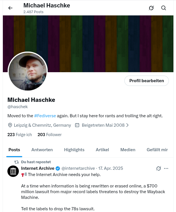 haschek's tweet photo. My public stream is broken. The count is still visible (2487) but the timeline says I haven't posted anything yet. Maybe the #X @Support  knows why. https://t.co/JXUJxRufJX