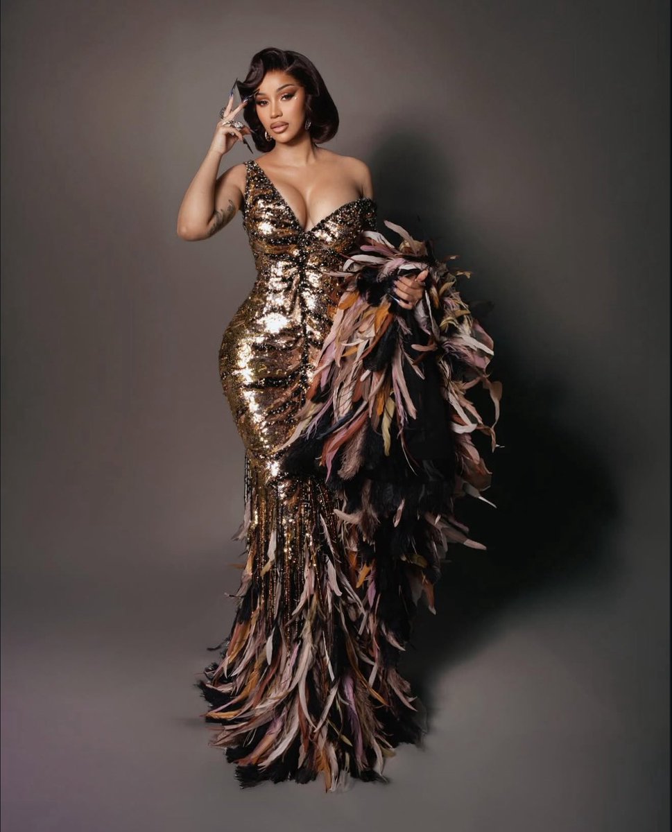 Cardisgneration's tweet image. I’m not even exaggerating when I say this is the best look a female rapper has ever served on a red carpet