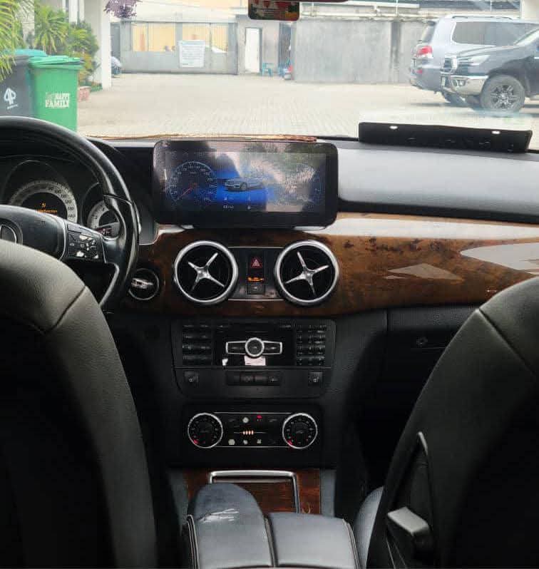 #Zangarichdeals 
Clean Used GLK350
Model:2013
Price:12m
Location: Lagos