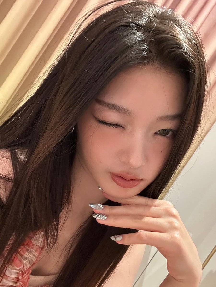 yxccvks2's tweet image. 근데 지금이랑 비교해보면
성장형인게 눈에 보여서 감격스러울 정도