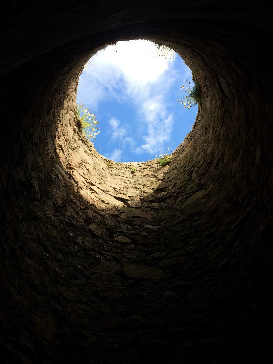 "Hz. Yusuf’un yollarını açan Allah’ım, 
benim de önümü aç, sıkıntılarımı gider."