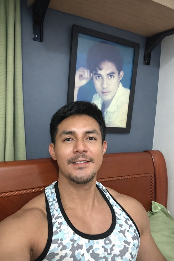 jaycee_domincel's tweet image. Me, 18 years sa likod. Time flies.