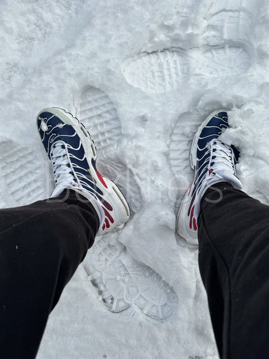 MasterBoxNiels's tweet image. Lick the snow from my TNs boy! 😏👅❄️🔥