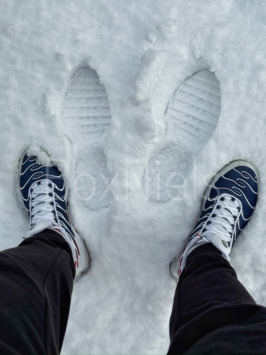 MasterBoxNiels's tweet image. Lick the snow from my TNs boy! 😏👅❄️🔥