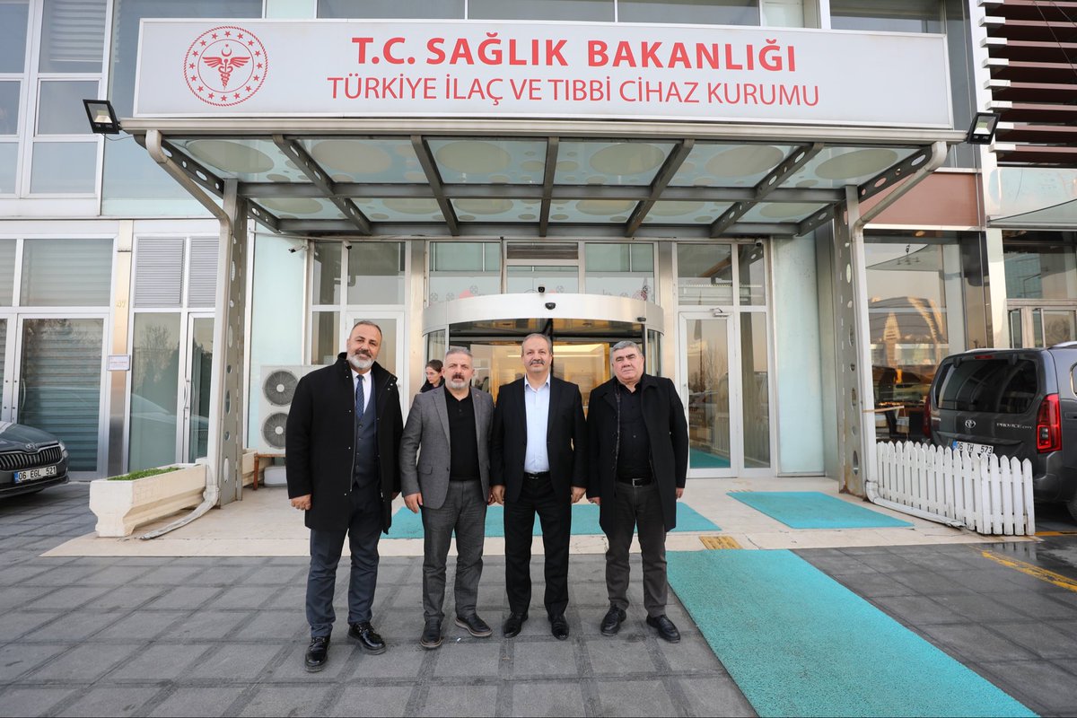 Türkiye İlaç ve Tıbbi Cihaz Kurumu Başkanı Sn. Prof. Dr. Ahmet Ayar’ı; Genel Başkan Yardımcımız İdris Baykan, Ankara Bakanlık Şube Başkanımız Tahir Eren ve Şube Başkan Yardımcımız Nejdet Doğan ile birlikte ziyaret ettik.

Nazik ev sahipliği ve samimi yaklaşımları dolayısıyla Sn.