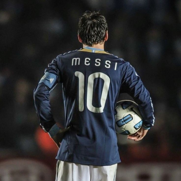 Messias30_'s tweet photo. "En Barcelona me iba espectacular.

Pero iba a Argentina y era un bicho raro."

Messi en Luzu. https://t.co/Zmqv6jLVtM