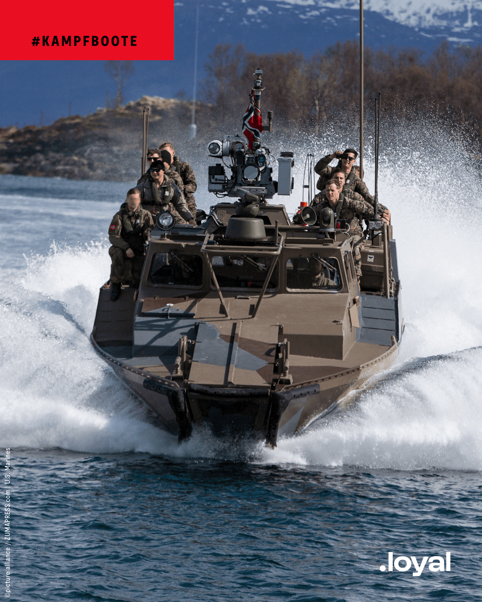loyalmagazin's tweet photo. Die #Kampfboote für das Seebataillon verzögern sich weiter. Ausgeschrieben wurden sie 2023 und sollten zügig beschafft werden. Marineinspekteur Kaack 2025 gegenüber loyal: "Ich erwarte eine Entscheidung zu Typ, Anzahl und Beschaffung in diesem Jahr." Doch laut dem Beschaffungsamt läuft das Vergabeverfahren weiterhin.
👉 Die #Marine braucht die Kampfboote dringend. Sie muss ihr Seebataillon von internationaler Krisenmanagement auf maritimen Jagdkampf umstellen. Die Grundlage dafür wären kompakte und schnelle Mehrzweckkampfboote. Diese würden diverse Aufgaben erfüllen: Rasche Vorstöße hinter feindlichen Linien, Anlandungen von Infanterie, Evakuierungen, Patrouillen, Eskorten und Hafensicherung. Zu Beginn sollen bis zu 15 dieser Boote beschafft werden, benötigt werden 40.
👉 In der damaligen Ausschreibung hieß es: „Aufgrund der Dringlichkeit sollen die Boote 'von der Stange' beschafft werden und schon in einer anderen Marine - im Idealfall in einer Marine eines Mitglieds- oder Partnerstaats der NATO - eingeführt sein.“ Das wären zum Beispiel das „Watercat M18 AMC“ des finnischen Herstellers Marine Alutech und das „Combat Boat 90“ des schwedischen Konzerns Saab. Jeweils genutzt von Finnlands Küstenjägern und dem Amphibischen Korps Schwedens. Deren Kampfweise ist neuer Orientierungspunkt für Deutschlands Seebataillon bei der Sicherung der #Ostsee gegen Russland.
👉 Warum die Verzögerung? Die Ambition einer Beschaffung eingeführter Boote erwies sich als Trugschluss. Eine Sprecherin des #Beschaffungsamts zu loyal: „Bei der Forderungslage wurden zahlreiche Anpassungen an existierende Designs vorgegeben, insbesondere in den Bereichen Funk, Navigation und Bewaffnung, die mit einer funktionalen Leistungsbeschreibung umgesetzt werden müssen. Bereits die Durchführung des Teilnahmewettbewerbs war arbeits- und zeitintensiv - insbesondere angesichts hunderter Bieterfragen und rechtlich gebotener Fristverlängerungen. Auch in der Angebotsphase haben mehrfache, rechtlich gebotene, Aufklärungsrunden für eine Verfahrensverlängerung gesorgt.“
>> Wir sind das Magazin von @DieReserve <<
(Foto: US-Marines während einer Übung auf einem Combat Boat 90 vor Norwegens Küste 2019)