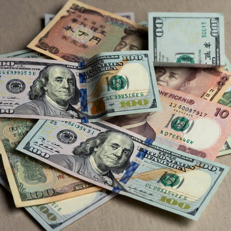 ASIA FX MUTED IN EARLY 2026 TRADING

Dollar steadies after wild whipsaw from U.S. capture of Venezuelan President Maduro — initial volatility fades, markets price in limited long-term impact.

Yen holds gains: USD/JPY hovering around 156.4 (down from over 157), supported by