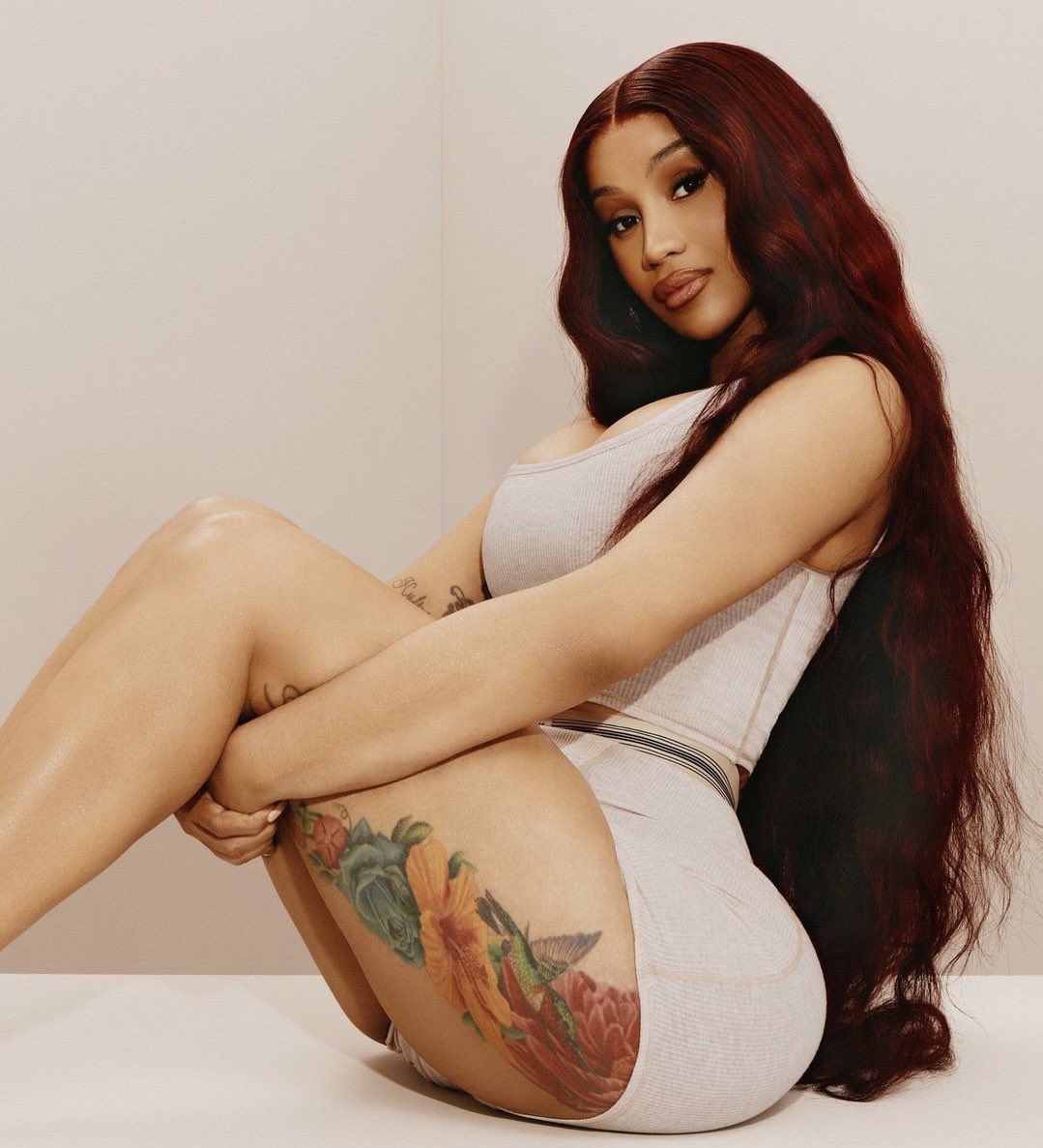 cardibnet's tweet photo. this cardi b https://t.co/FcJbAhxDJW