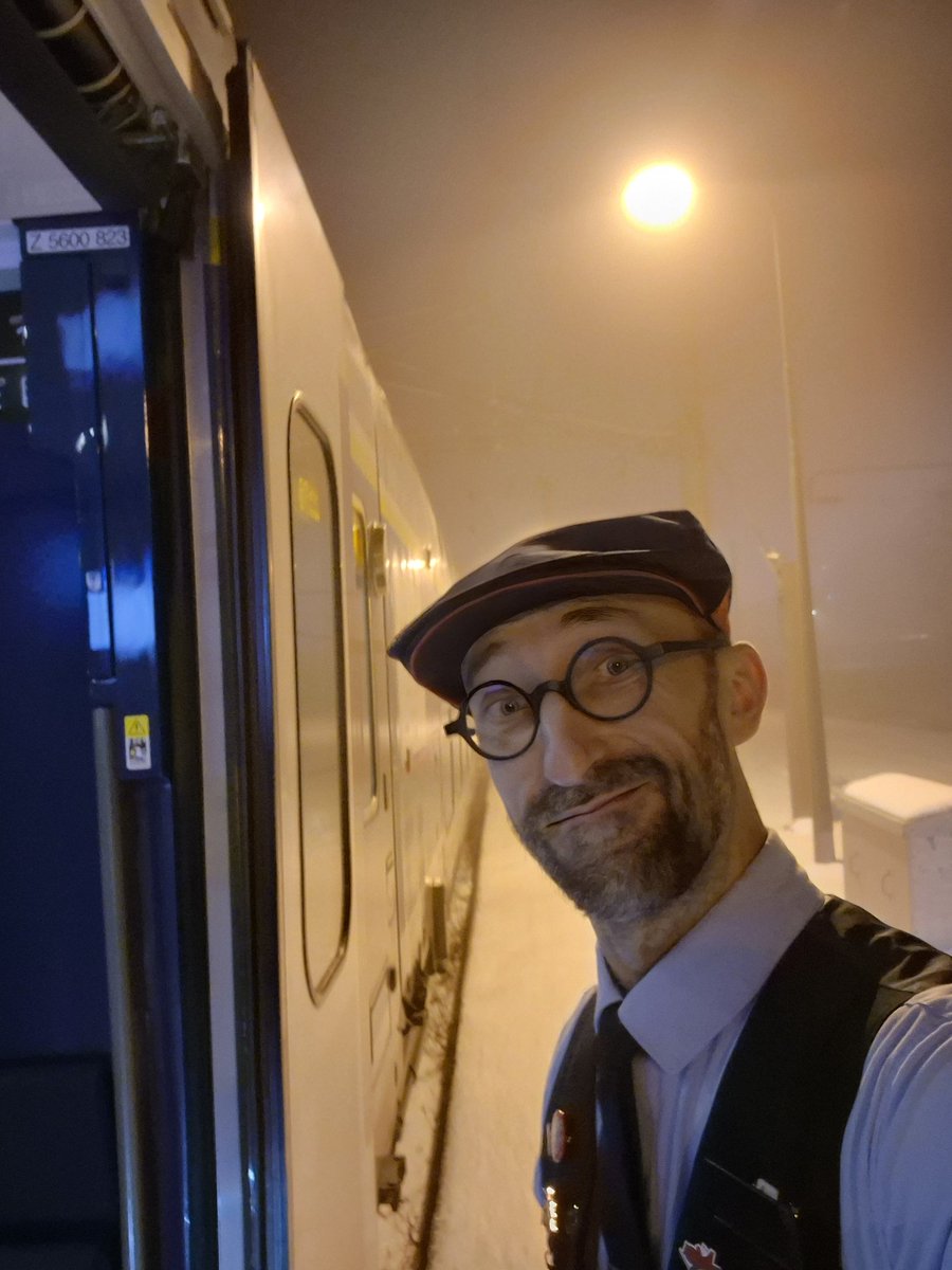 Quelles premières journées 2026 avec cette neige, mais que j'aime ces décors.

Mais la gestion des incidents qui s'enchaînent 🤯.

Pleins de courage à tous ceux qui sont encore dans les transports et sur nos <a href="/train_nomad/">SNCF NOMAD TRAIN</a>