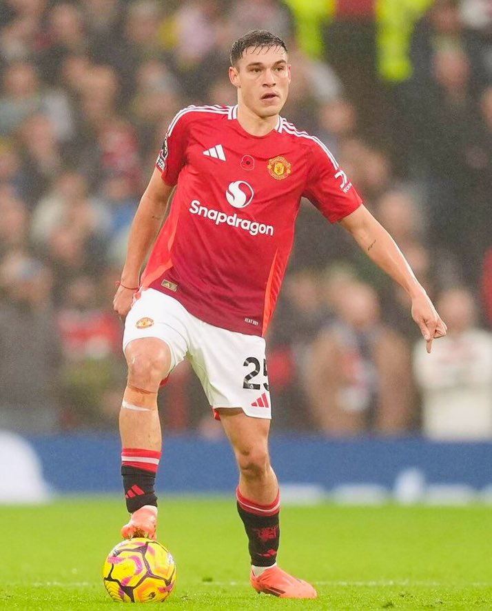 Ali Naci Küçük: "Galatasaray'ın acelesi yok. Sıkıştırmayalım. Okan hoca, Şampiyonlar Ligi maçı sonrası demişti zaten. Bugün Ugarte, listenin 1. sırasındaki oyuncu. Gueye de listede bulunuyor."