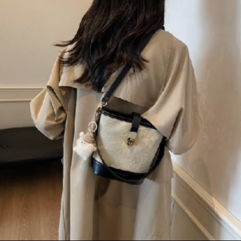shapi_finds's tweet photo. Check out Retro Casual Brown Texture Bucket Bag Messenger Bag 2024 New Style Trendy Fashion All-Match Simple Portable Small Bag for ₱369 - ₱396. Get it on Shopee now! https://t.co/z8CSXzWYXx https://t.co/ZrG6aUqxnc