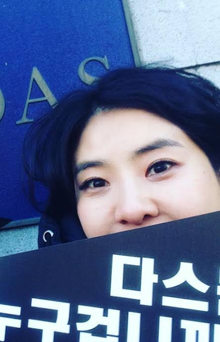 강유미 실제로 맹뿌 면전에 대고 확성기로 다스 누구거냐고 묻고 맹뿌가 씹어도 마이크 들고 끝까지 쫓아감. K-희극인 중 강유미가 1황이고 나머진 다 무수리임.