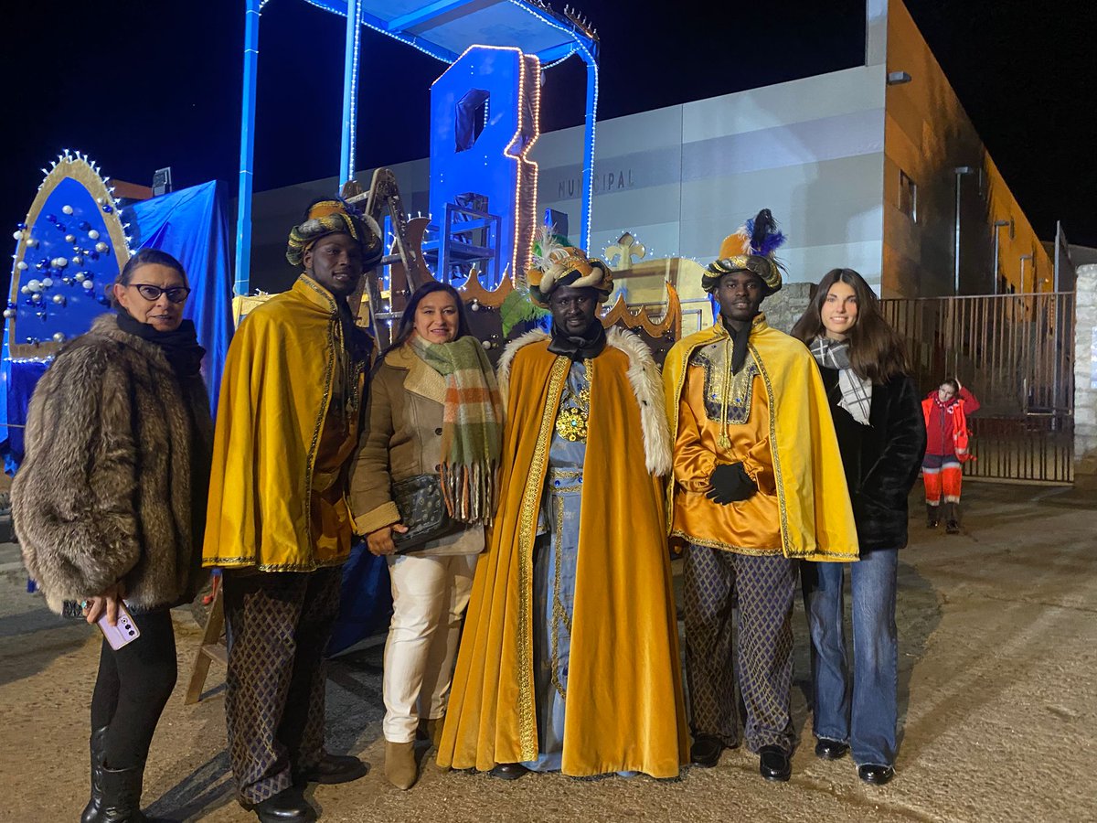 👑 Ayer recibimos a SSMM los Reyes Magos, que venían desde el lejano Oriente y agradecemos la implicación de todo su séquito durante la tarde de ayer.

¡Esperamos que os hayan traído vuestros deseos! Los nuestros son los de prosperidad para #MedinaDeRioseco y #PalaciosDeCampos