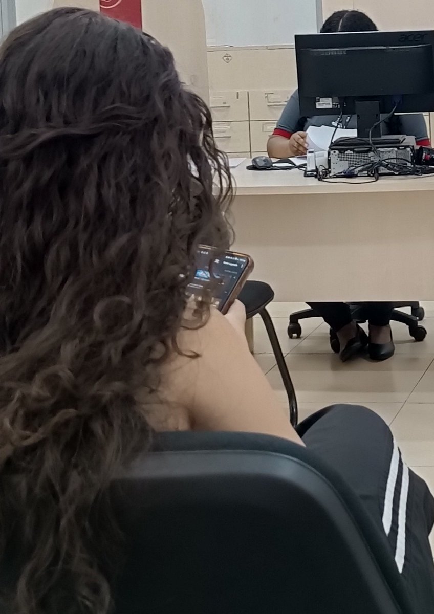 NemTudo_'s tweet image. Oi pessoa aleatória na minha frente no twitter tudo bem