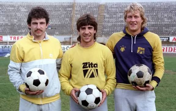 Η μεγάλη των Ούγγρων σχολή 🇭🇺 💦

Χιόνι - Χαλάζι - Μάρτον Εστερχάζι 

#AEKFC