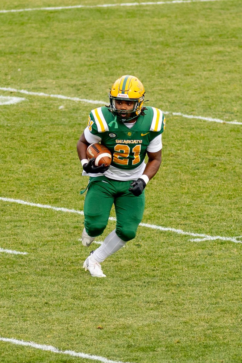 warhawk_report's tweet photo. . @ULM_FB lands the commitment of RB @JuJuX2K for the 2026 season.  Over 1,200 all-purpose yards on the season at Saint Vincent last year. https://t.co/anM2CpaxOz