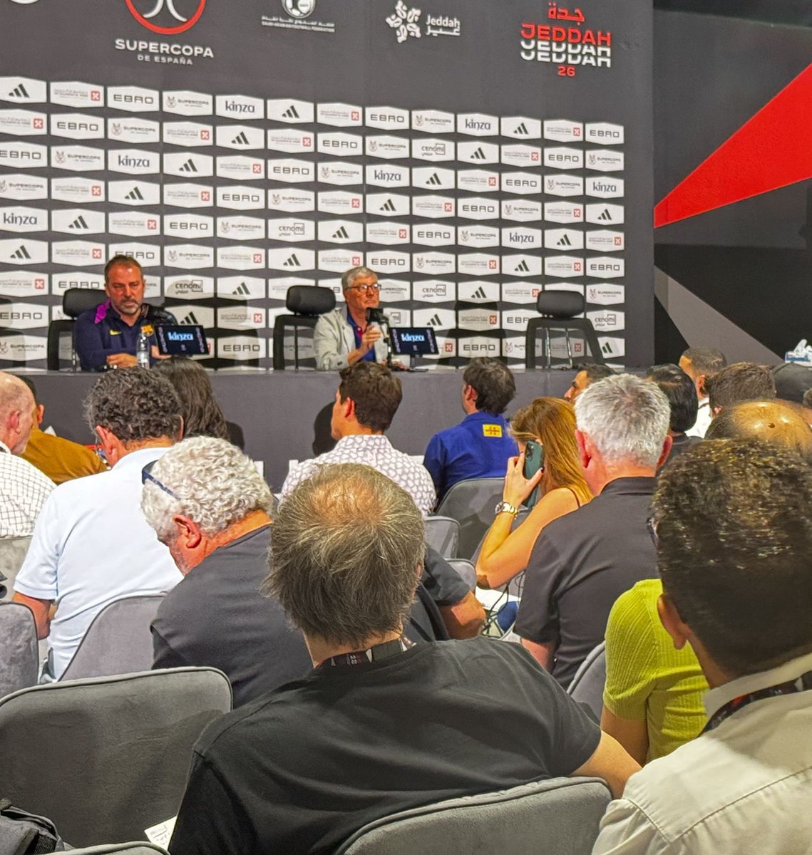 sports_tourism_'s tweet image. هانز فليك في المؤتمر الصحفي :
هانز فليك مدرب #برشلونة في المؤتمر الصحفي:  كنا هنا في العام الماضي. نحن بحاجة لتحقيق اللقب مرة أخرى
بطولة #السوبر_الإسباني مختلفة تمامًا عن السوبر الألماني. خصمنا لديه لاعبين جيدين، ونحن نملك لاعبين يتمتعون بسرعات مميزة، نعرف نقاط قوتنا، ونسعى…