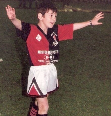 frabigol's tweet image. Prohibido olvidar que Newell’s prefirió que Messi se quede enano en vez de que llegue a River a cumplir su sueño, donde además le iban a pagar su tratamiento médico.

Nos privaron de ver al más grande de todos en River, dicho por el mismo Messi.