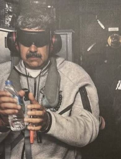 Não vale a pena dizer o que é que Nicolas Maduro pediu para ouvir no seu transporte para os Estados Unidos. 

Estamos de regresso esta quarta-feira.