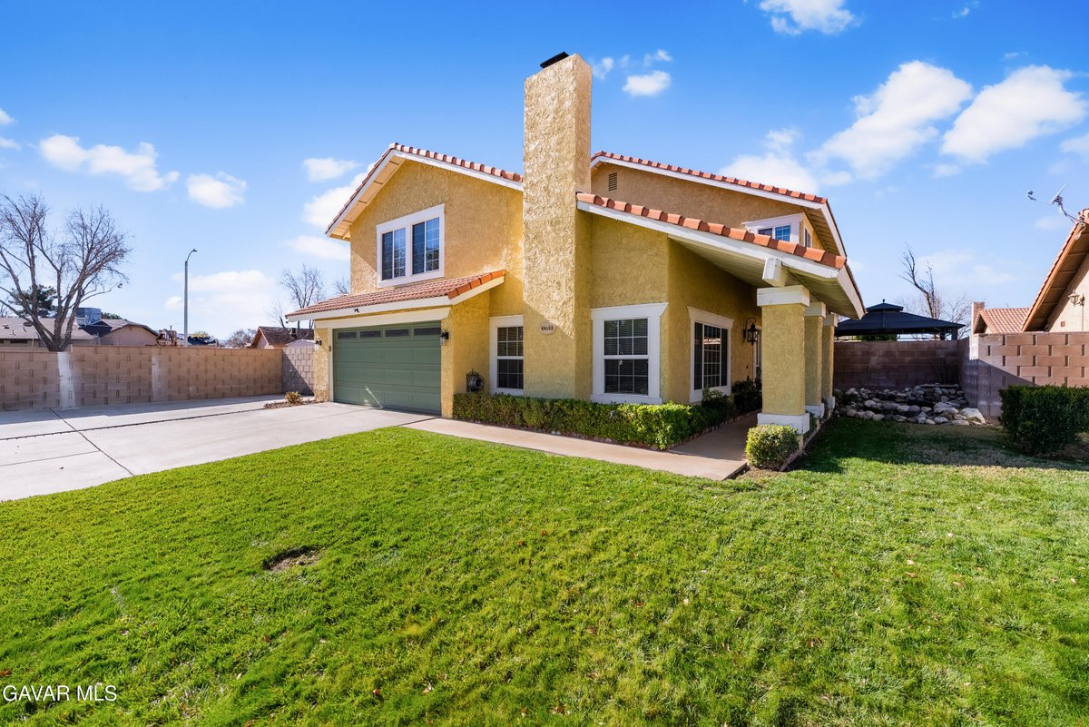 chilenoces's tweet photo. 44003 E 7th Street, Lancaster, CA, 93535
3 bed | 3 bath 2176 Sq. Ft.
Active | 495000
https://t.co/4ftdGFzEWD
Discover 44003 7th St E: A Refined Cul-de-Sac Retreat in Lancaster. Tucked away at the peaceful end of a cul-de-sac, this lovingly maintained home offers both privacy... https://t.co/2IT1GDzivd